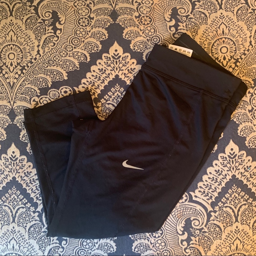 Nike 3/4 length leggings